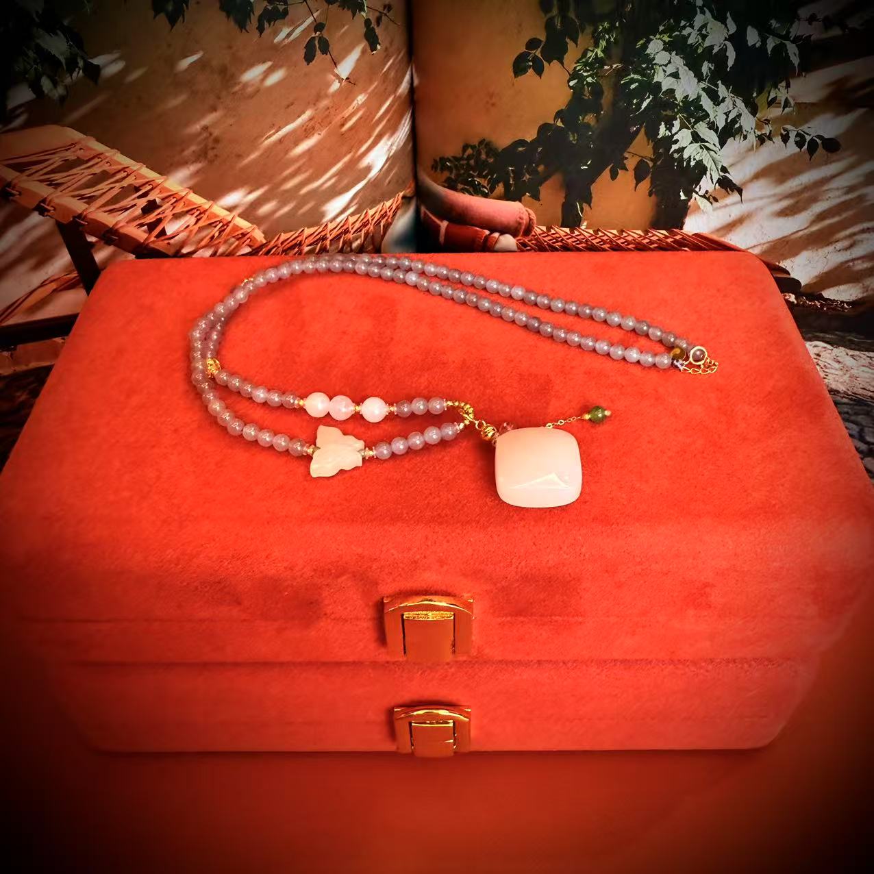 壹屿珠宝     804021   18 k金配件和田玉传世级颈饰  