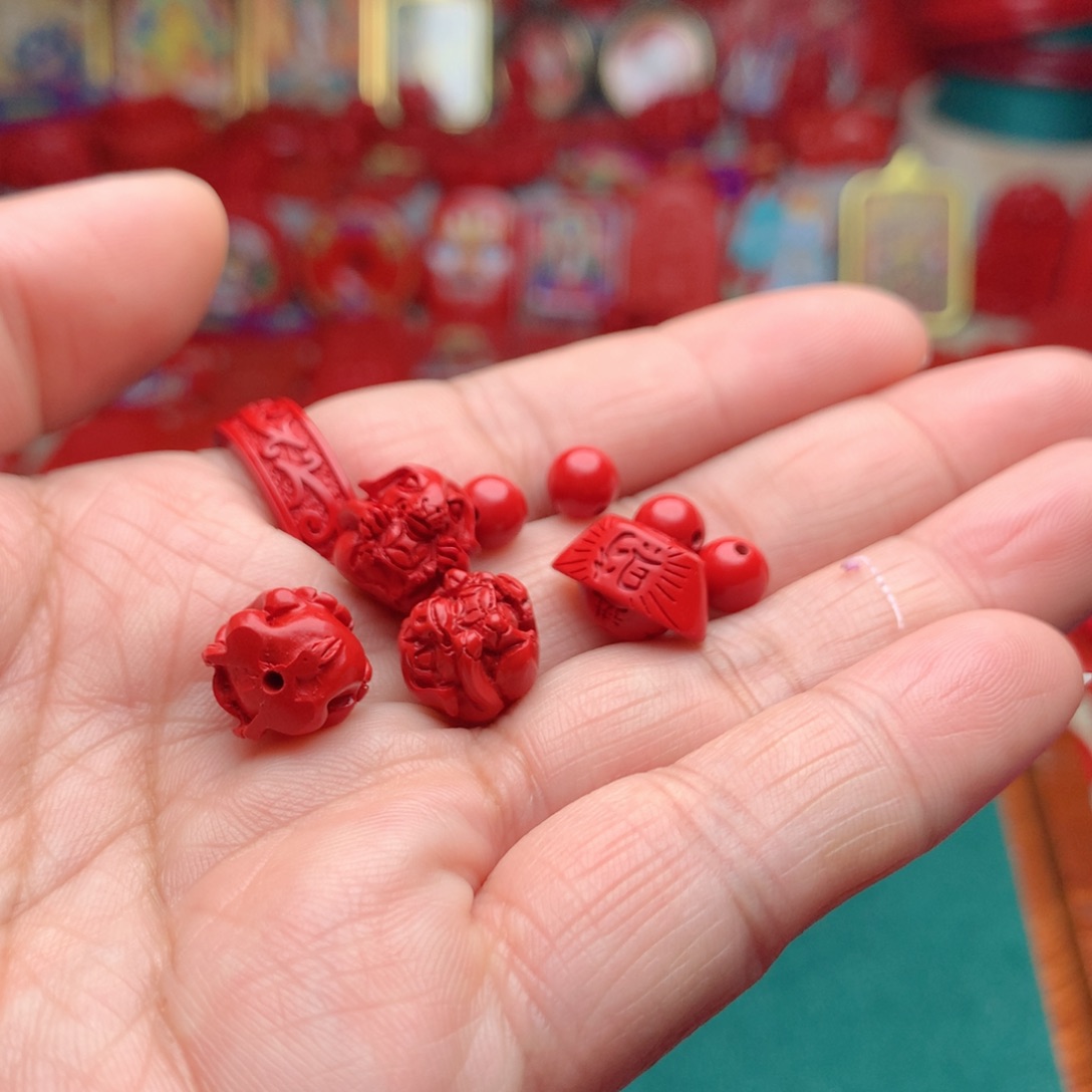 天然辰砂工艺品朱砂狗猪羊手机坠