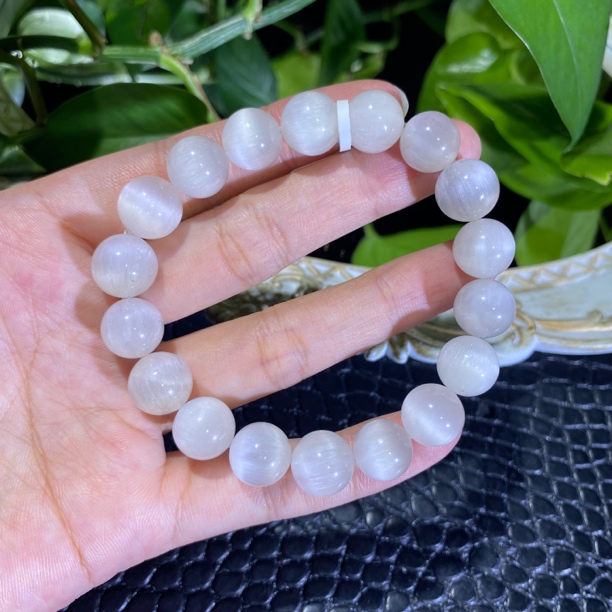 高品白兔毛单圈猫眼11mm左右水晶手串