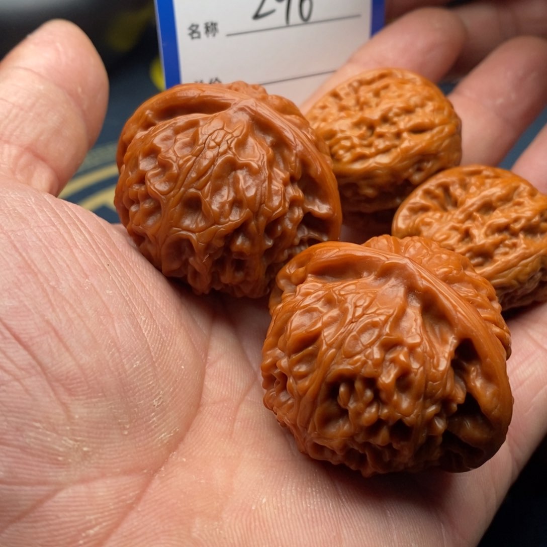 文玩核桃把件R**k宫灯45野狼32