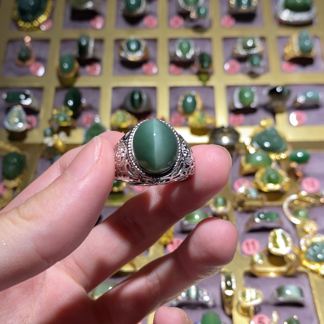 未镶嵌戒指和田玉（碧玉）