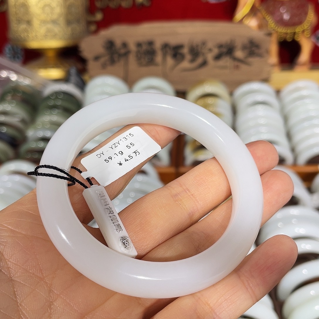 和田玉手镯未镶嵌羊脂白玉55圈