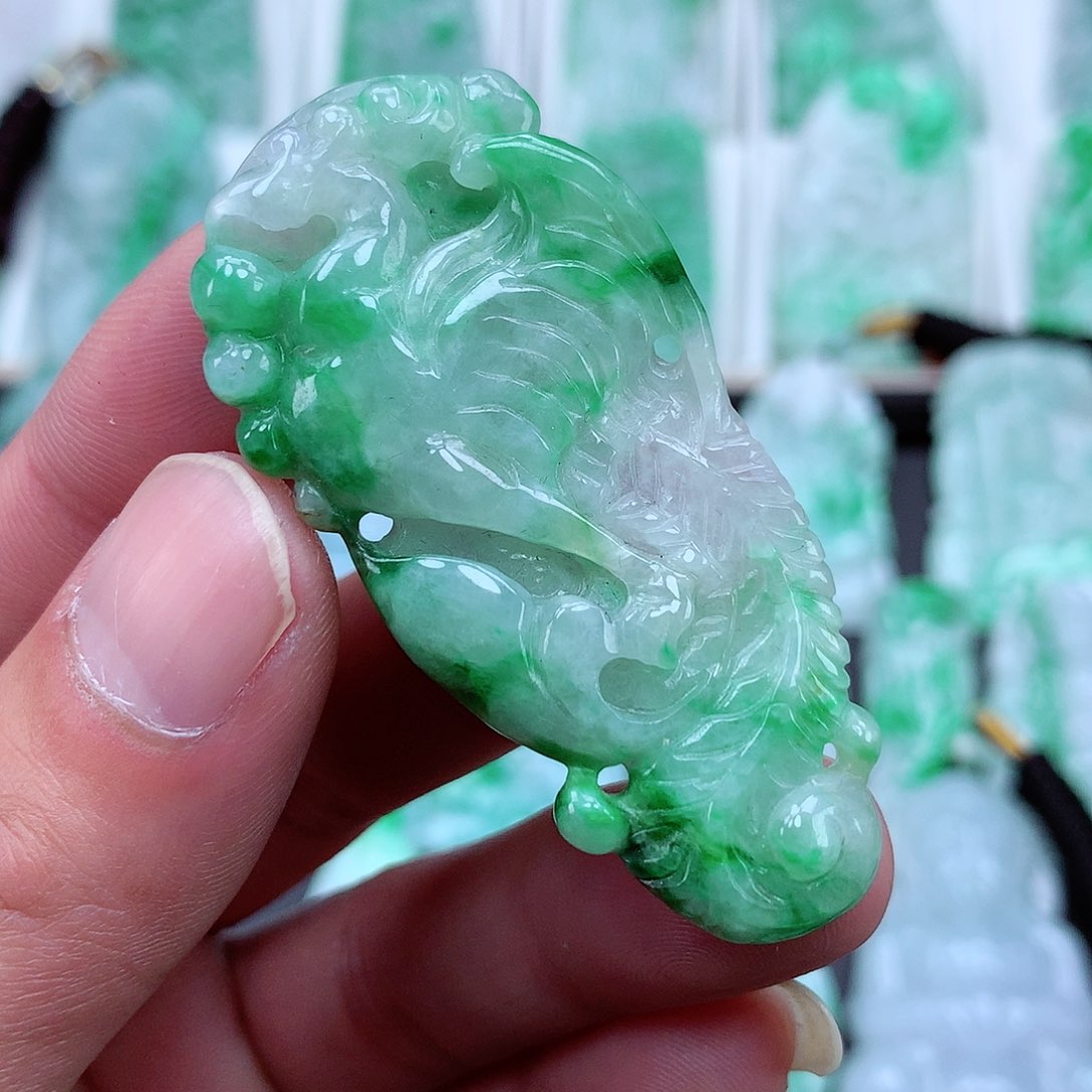 翡翠颈饰未镶嵌翡翠吊坠