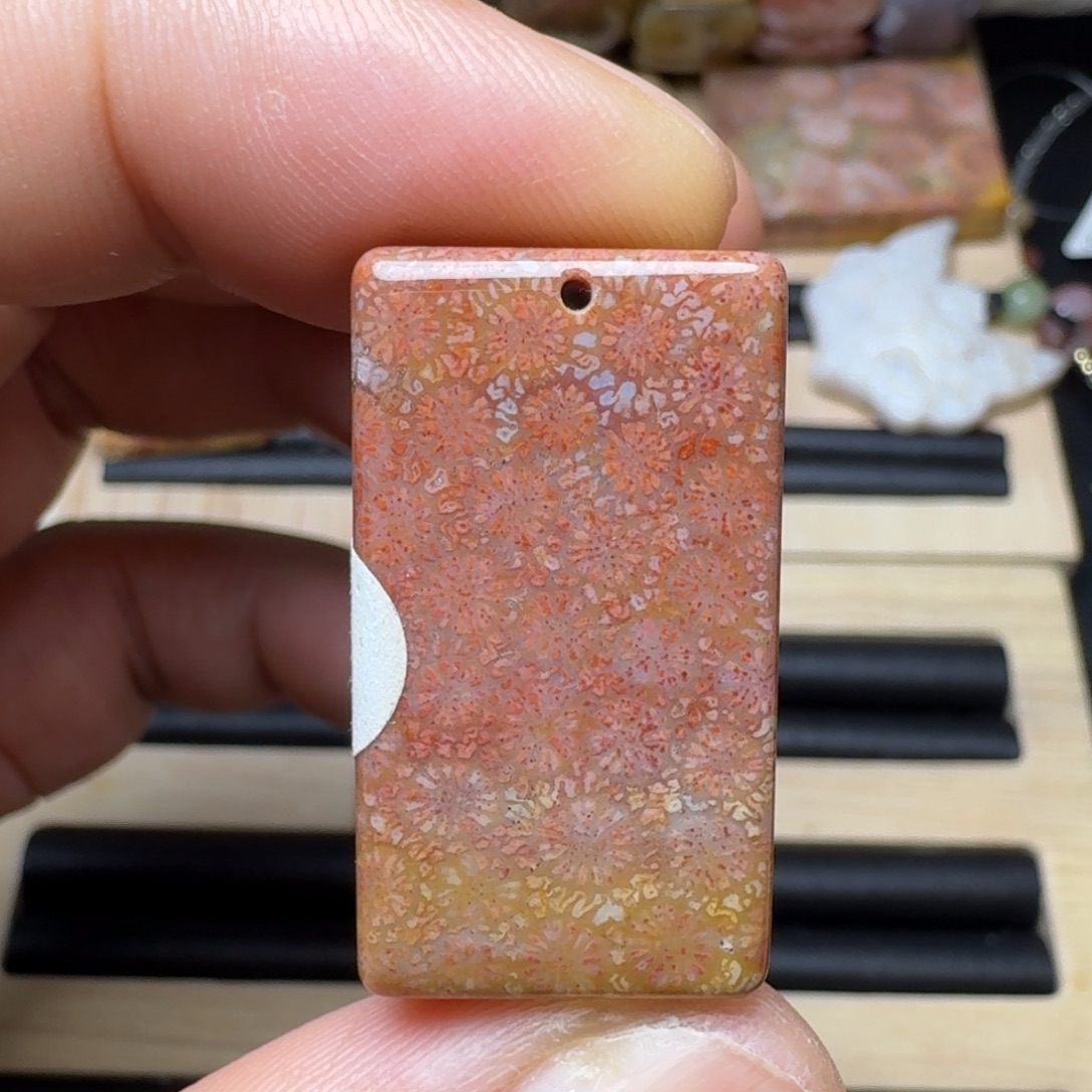未镶嵌纯天然色有机玉石保真色硅化玉