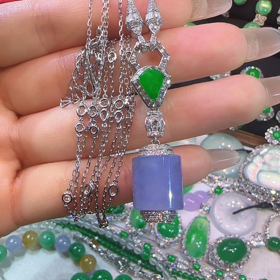 翡翠18K金镶嵌戒指