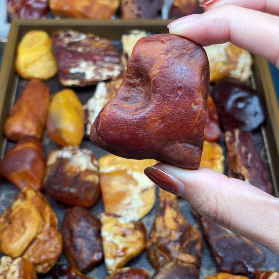 琥珀未镶嵌珠宝奇石