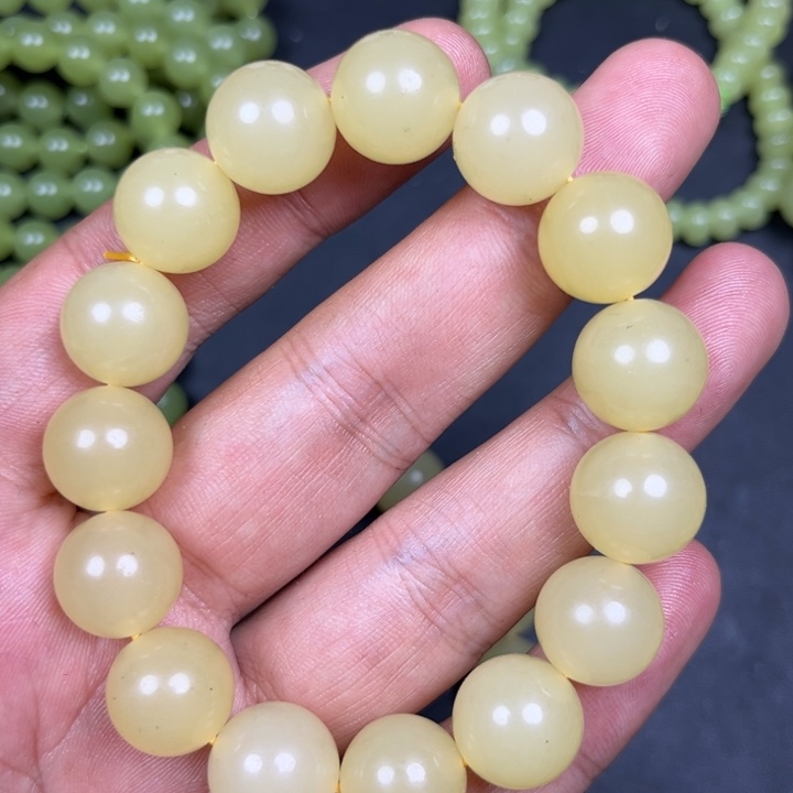 和田玉未镶嵌车挂