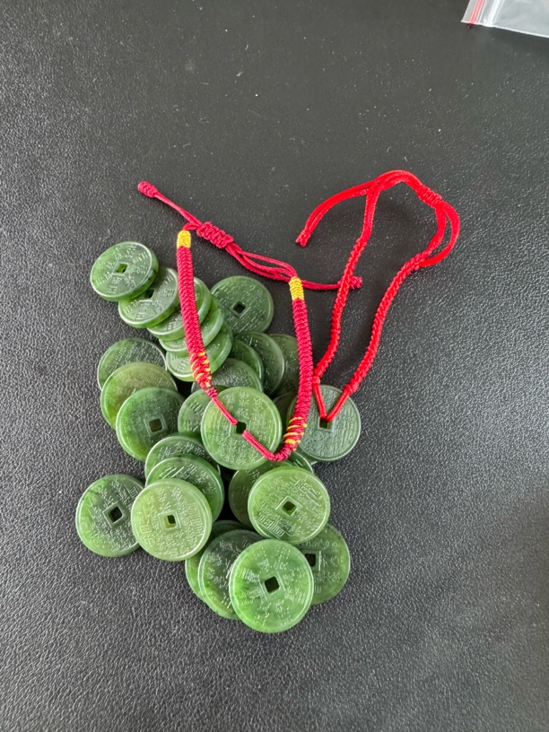 【必遇钱】俄老碧玉辣阳绿约23*4MM山鬼钱手绳款（多样性发一）绳备注