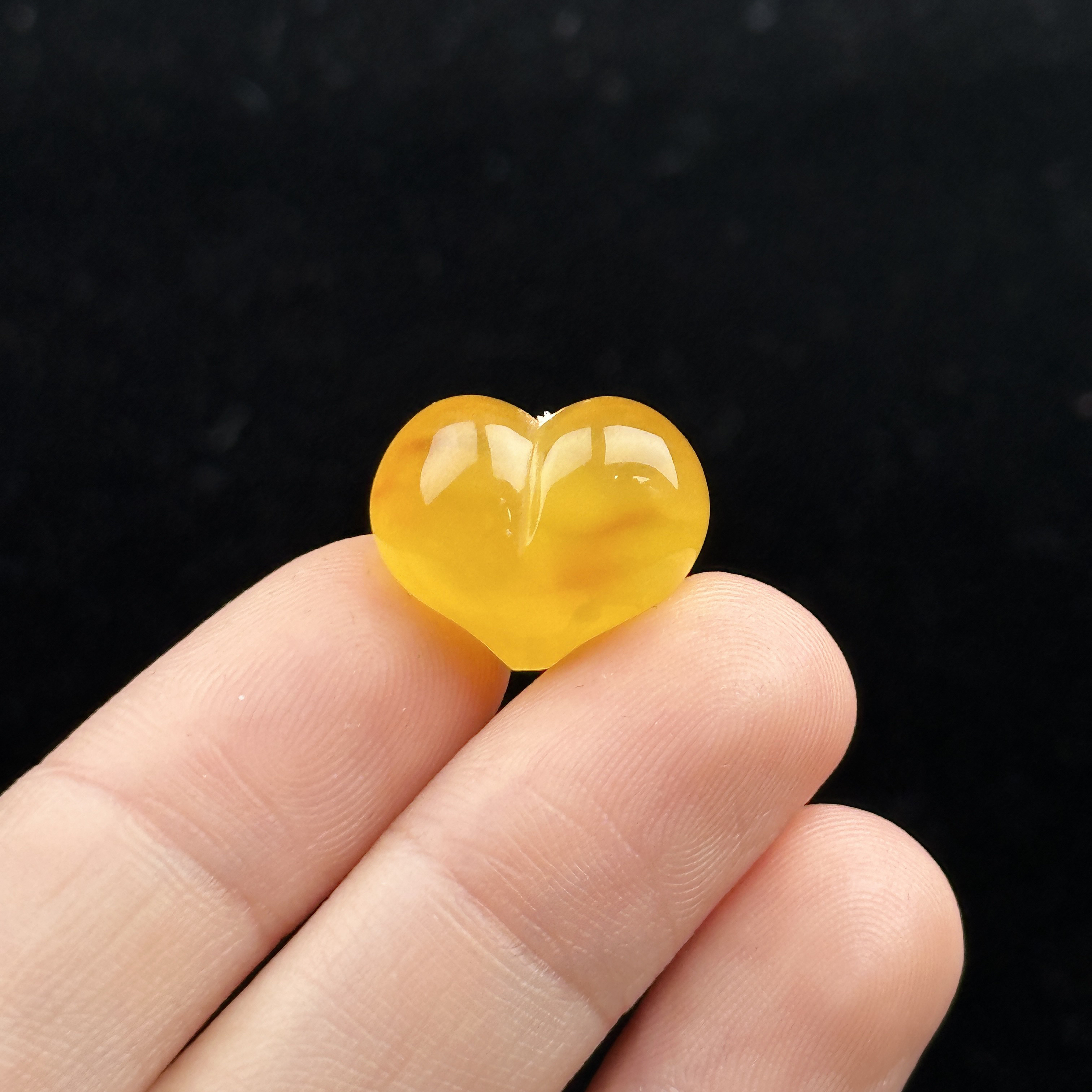 K8654天然原矿蜜蜡 爱心 16.4*13.2mm支持复检假一罚十