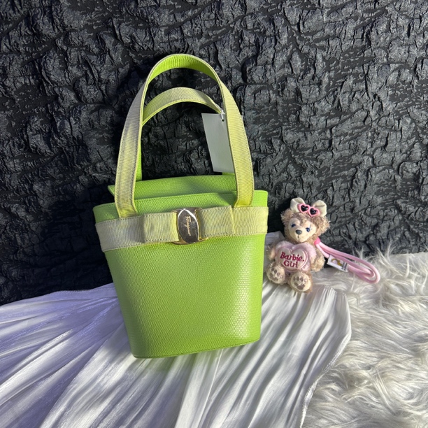 95新 FERRAGAMO/菲拉格慕 Ferragamo牛油果小手提