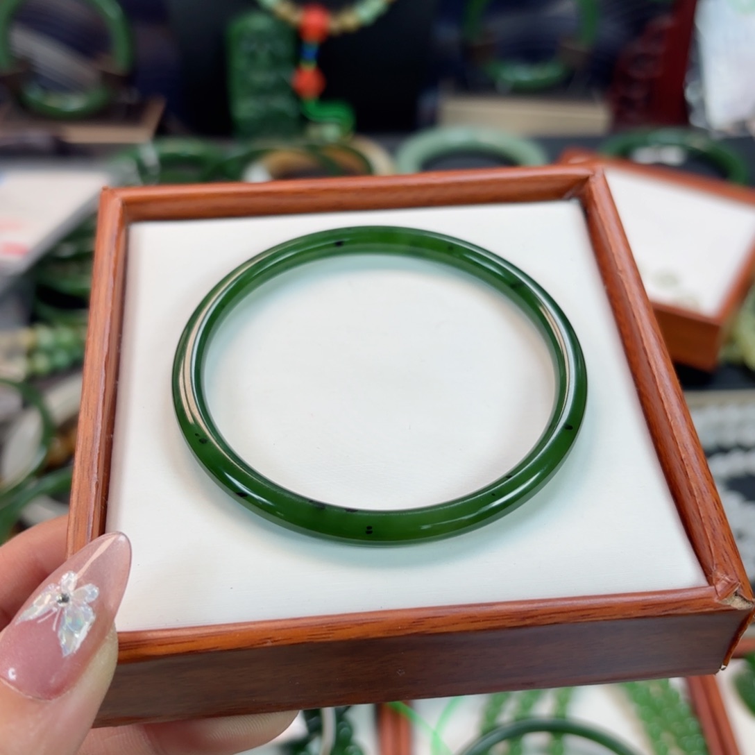 和田玉手镯59.2未镶嵌听*