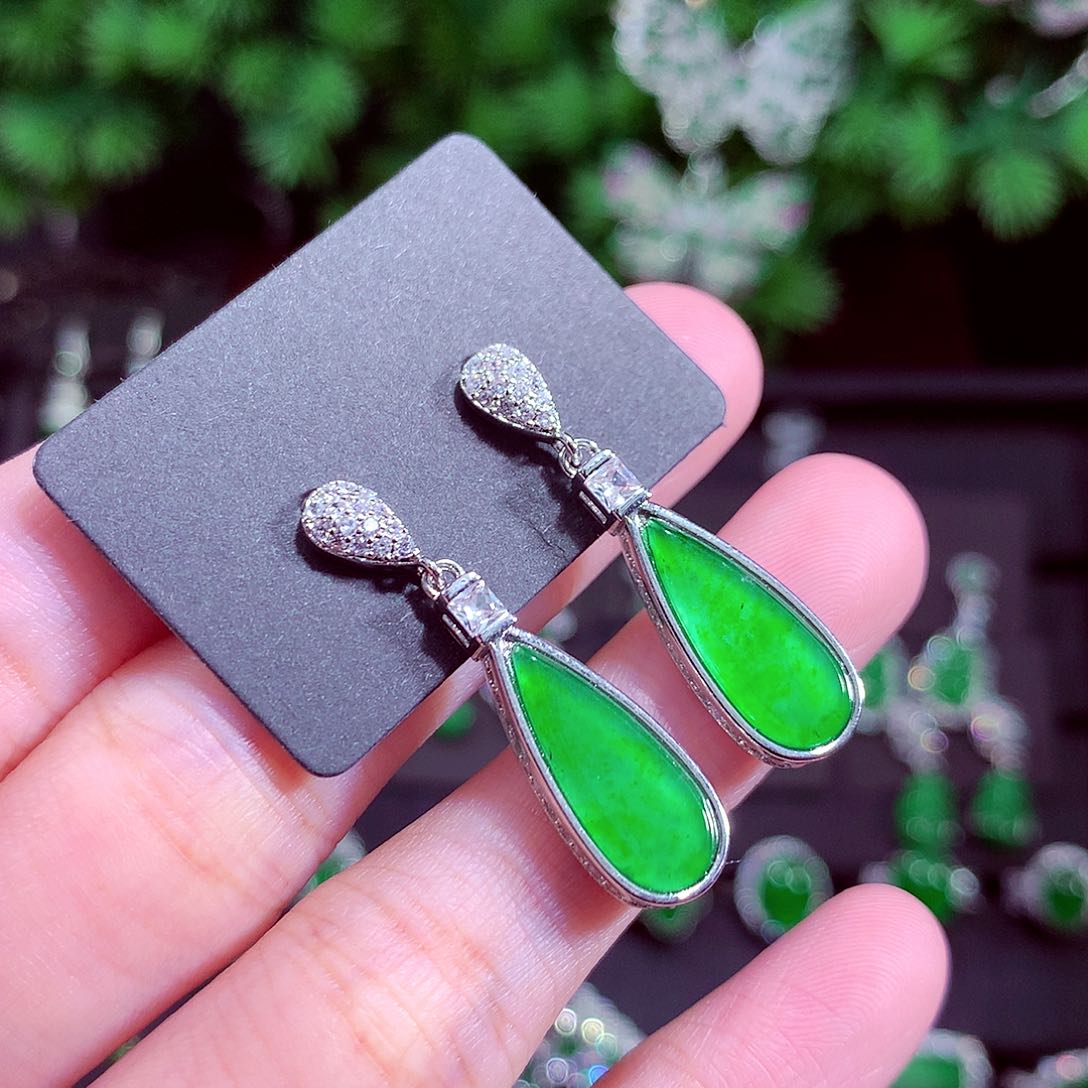 颈饰未镶嵌翡翠天然