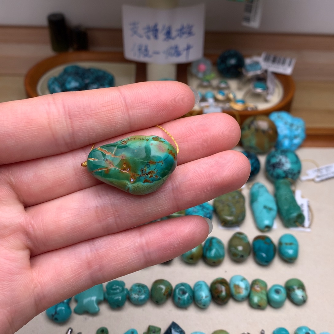 绿松石未镶嵌珠宝奇石