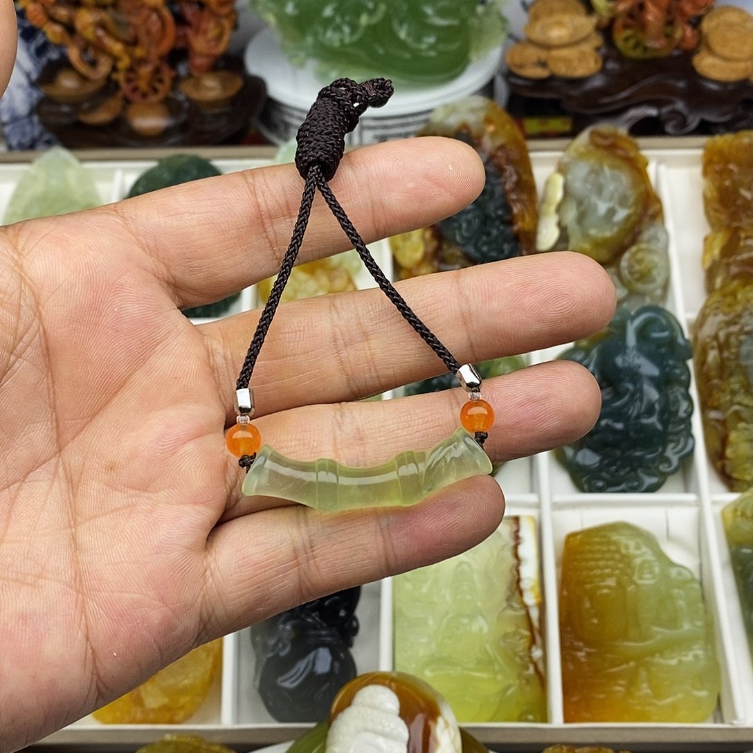 崔***爷蛇纹石玉未镶嵌岫玉挂件吊坠牌子