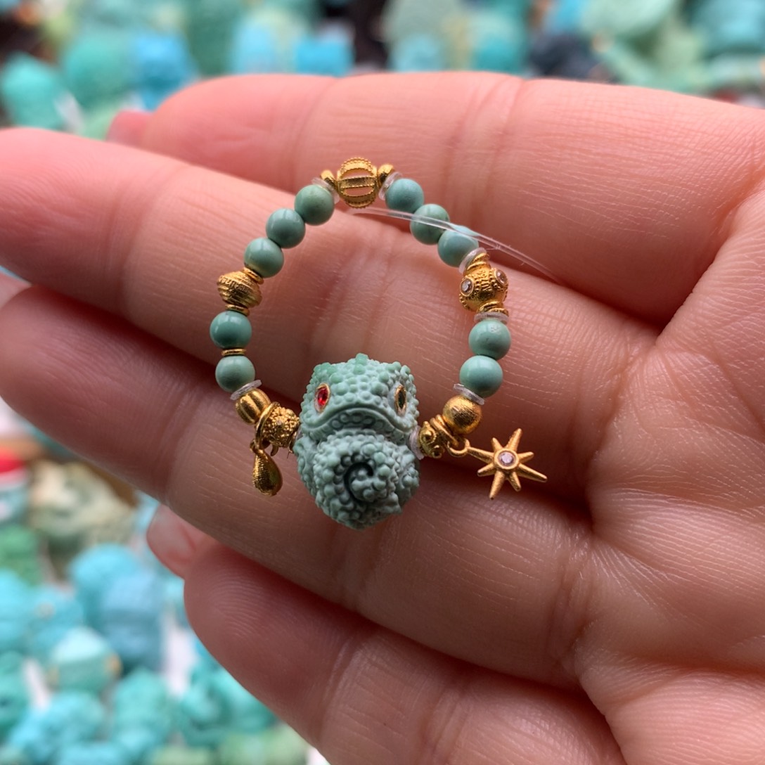 绿松石颈饰18K金镶嵌