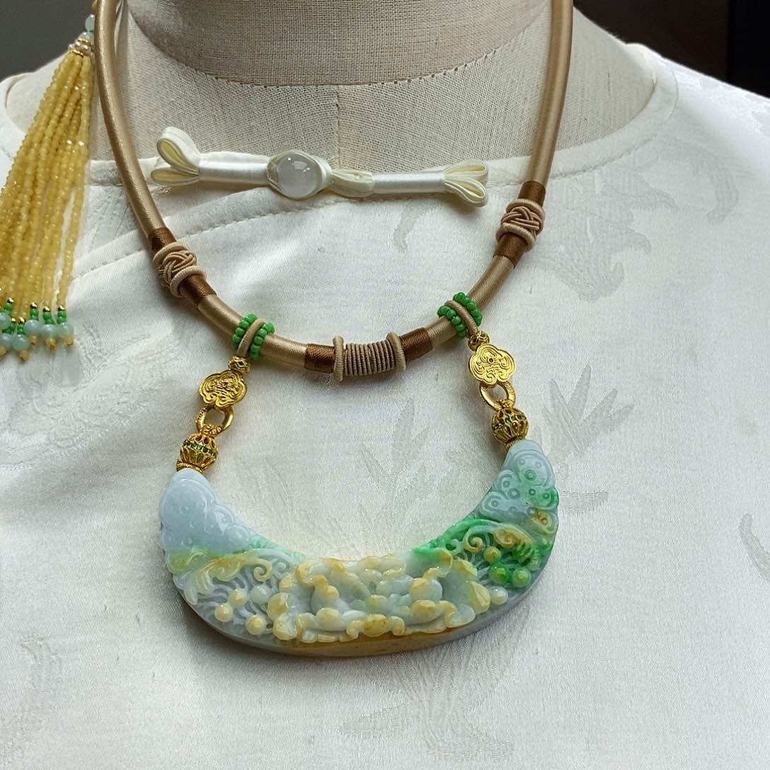 翡翠颈饰未镶嵌天然