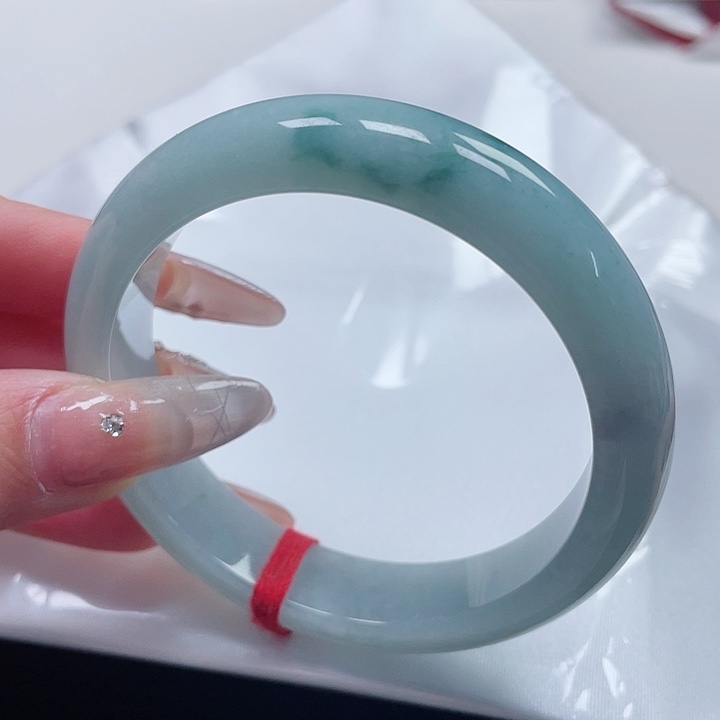 翡翠手镯未镶嵌缅甸