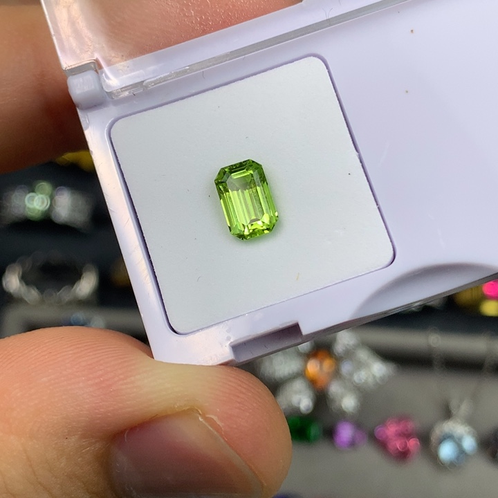 未镶嵌橄榄石裸石缅甸精品橄榄石1.06ct