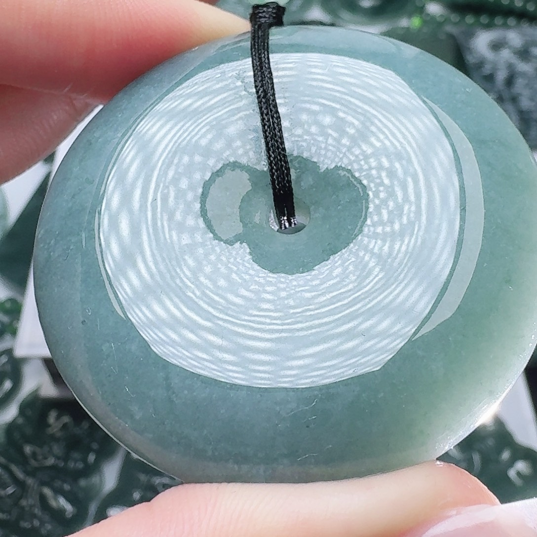 翡翠未镶嵌颈饰1111