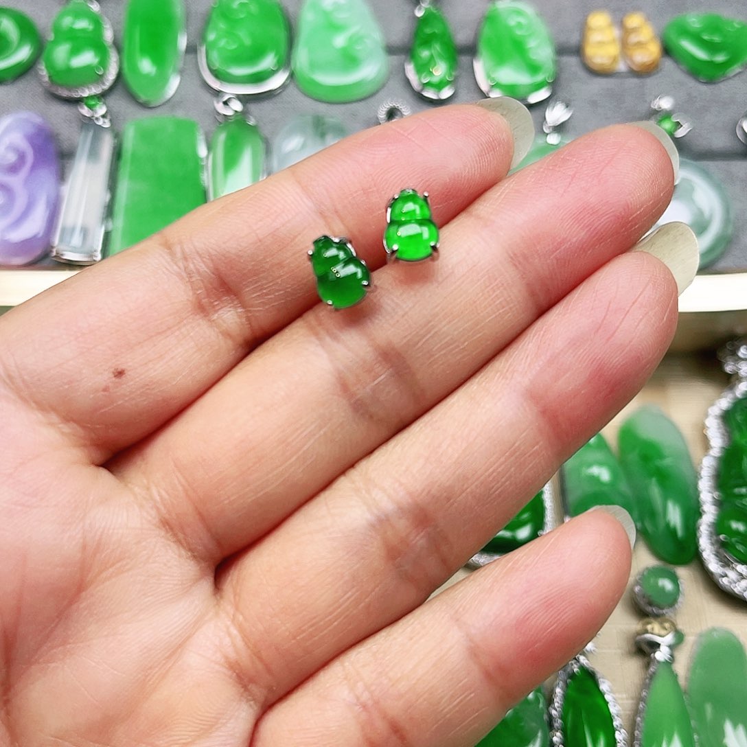 翡翠颈饰未镶嵌裸石