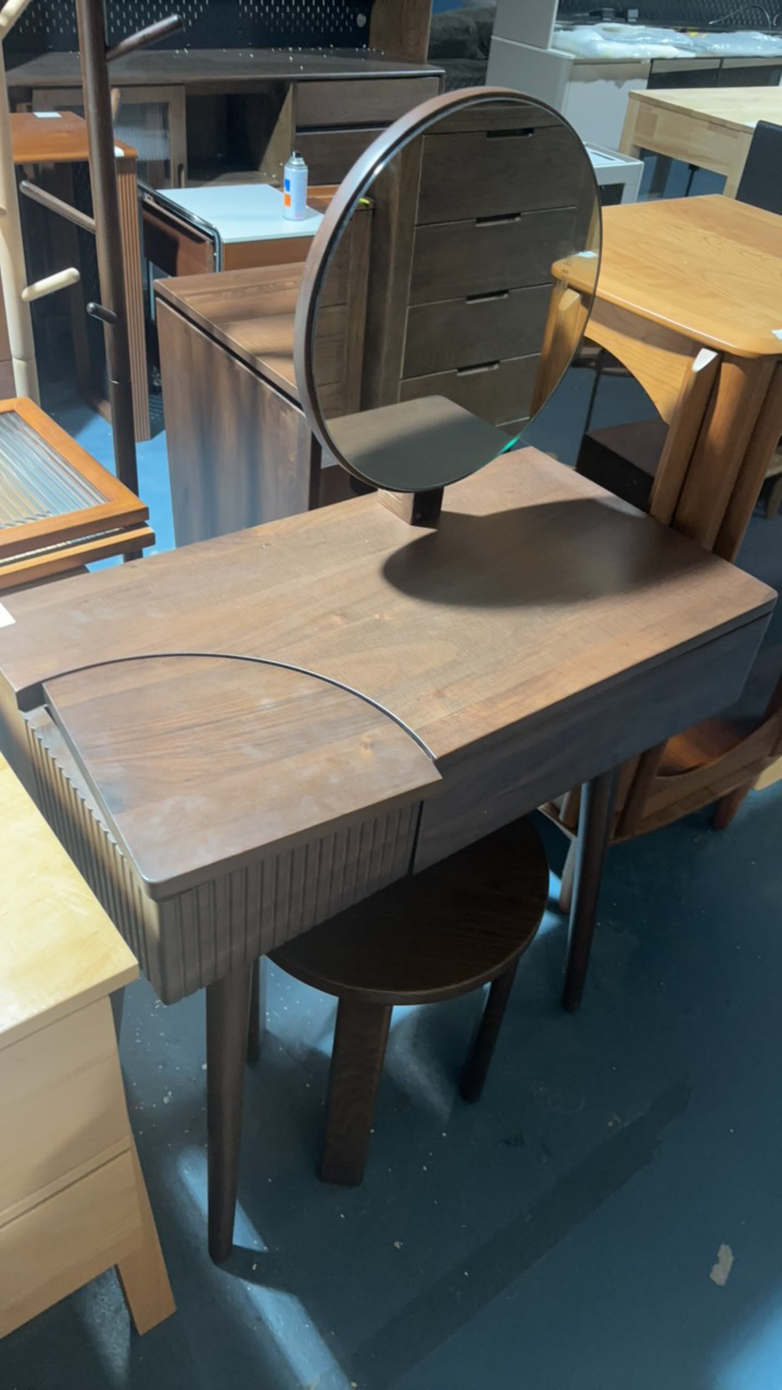 卢森堡梳妆台0.75