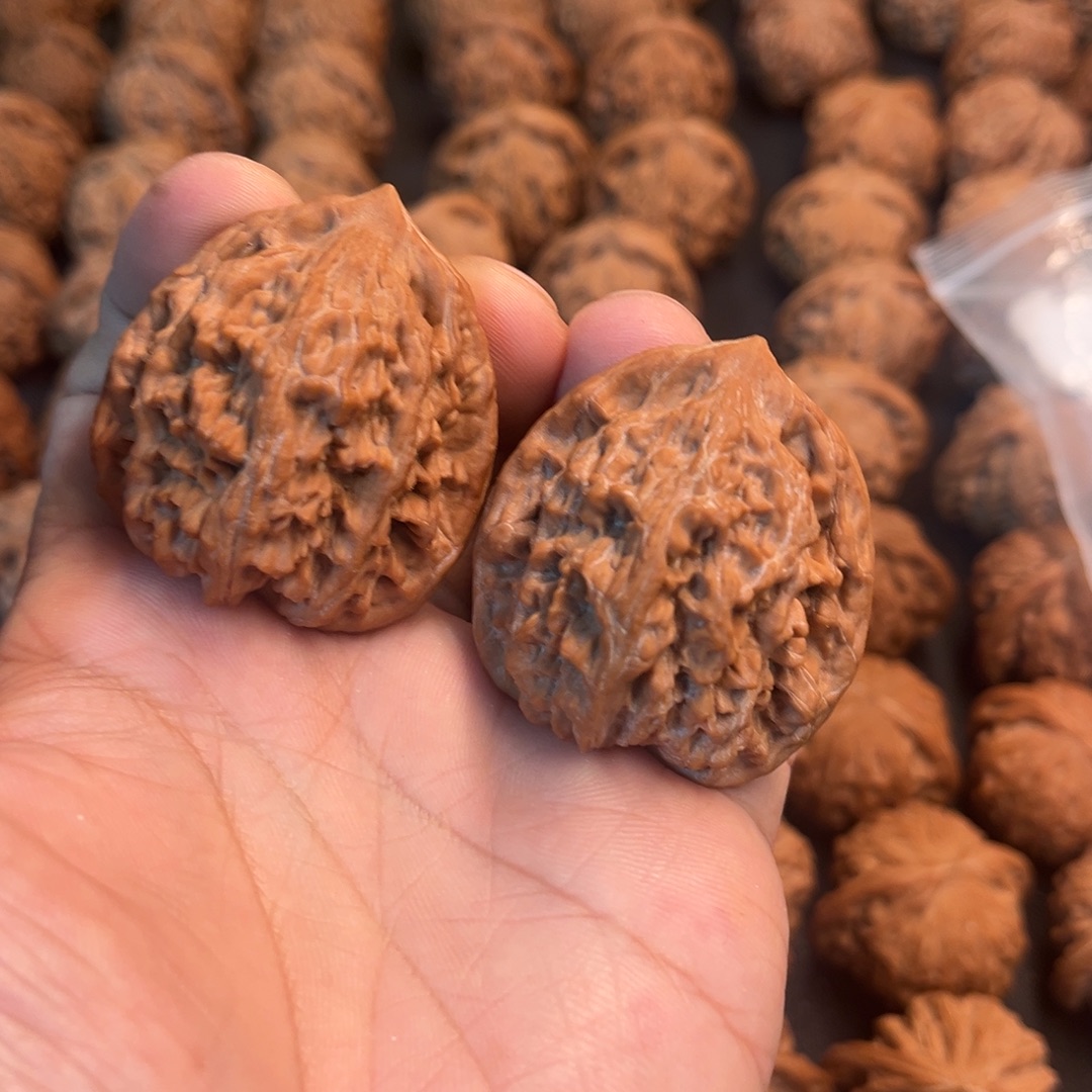 爱***轩文玩核桃吊坠虎头
