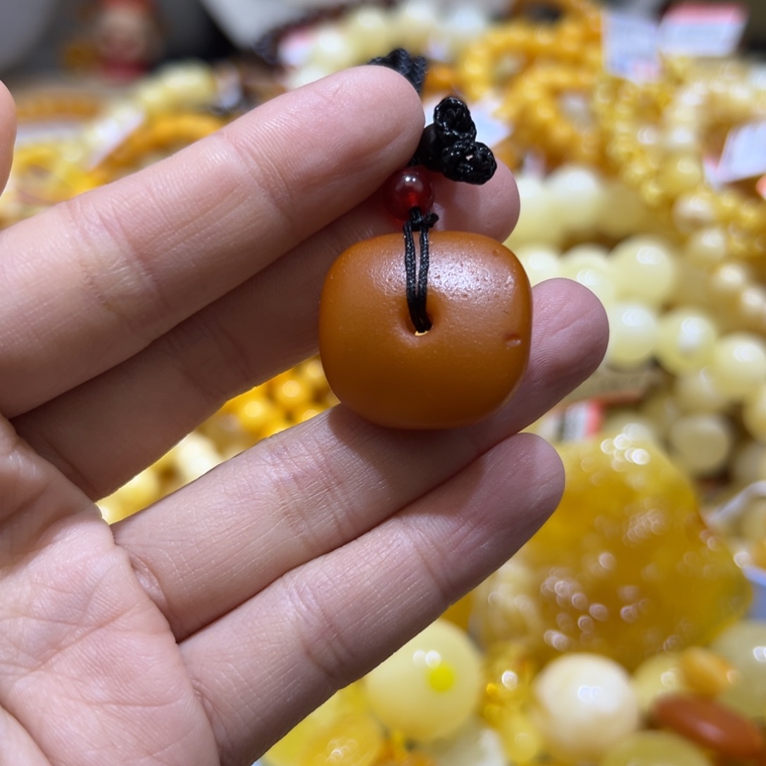 琥珀珠宝奇石未镶嵌