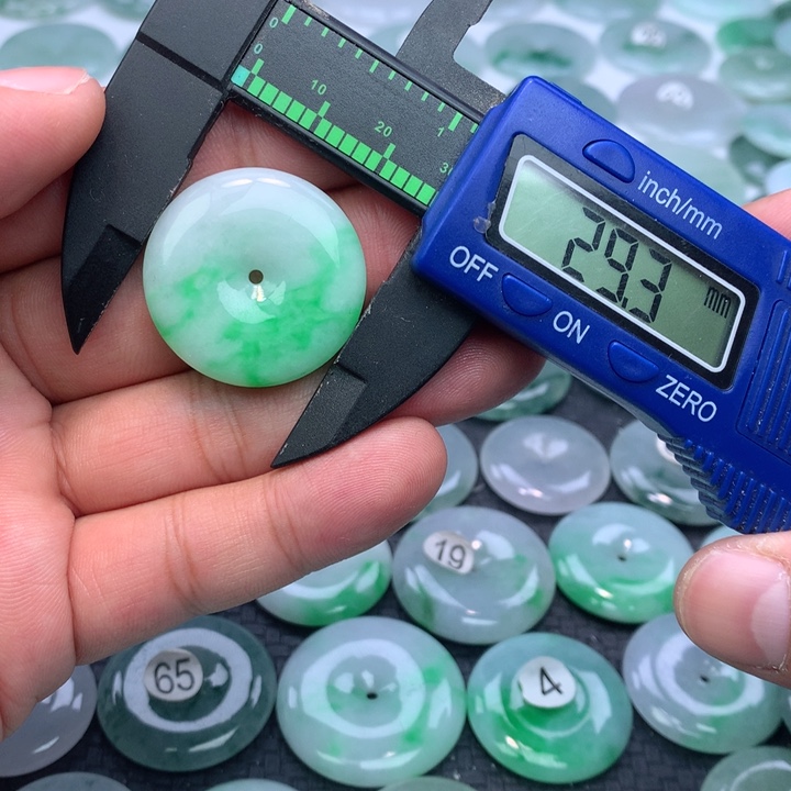 翡翠颈饰未镶嵌缅甸天然A货翡翠