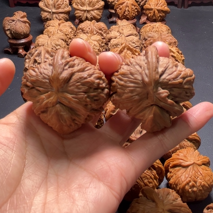 白狮子犀牛角43尺寸核桃哈哈哈哈哈