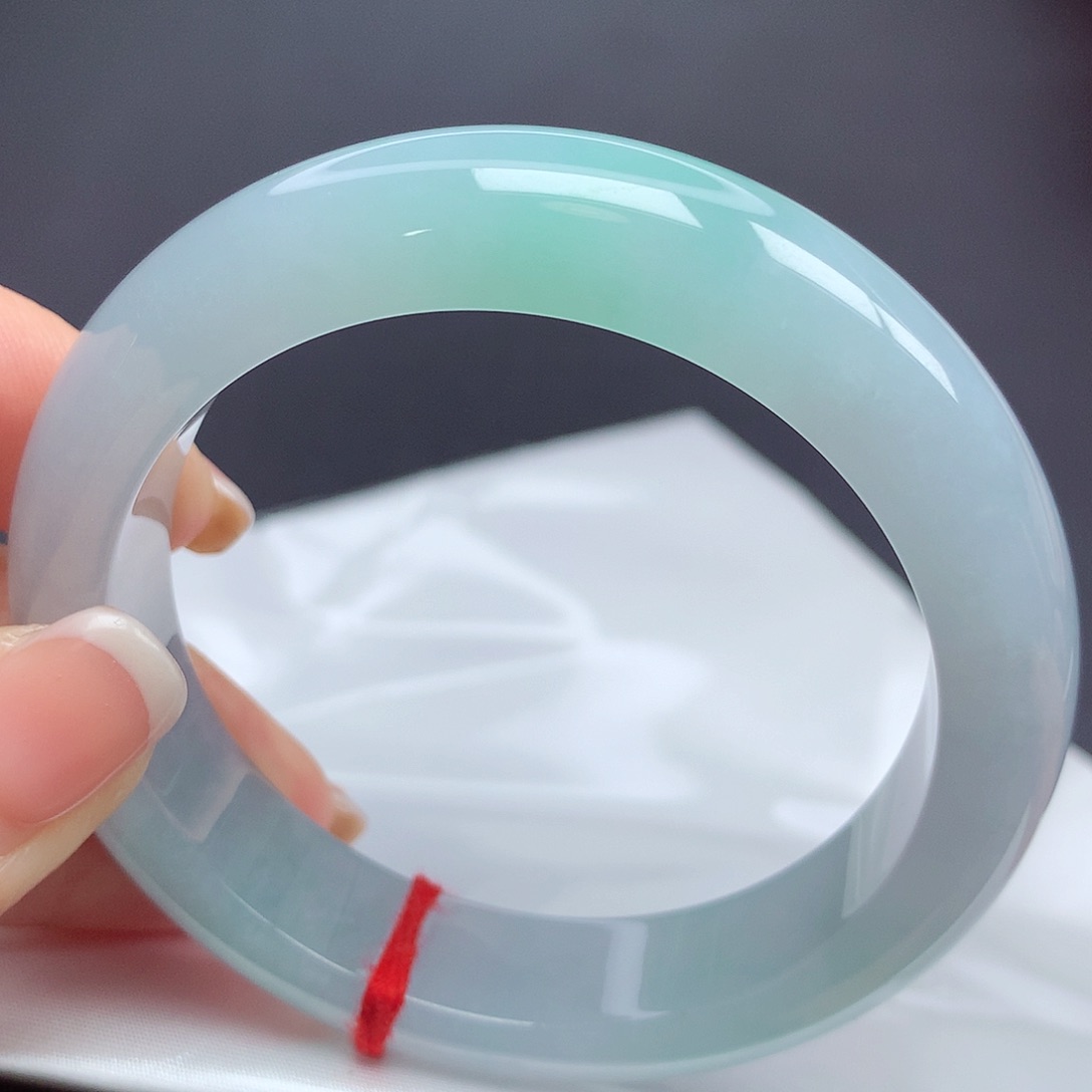 翡翠手镯未镶嵌11n n n n n n n n n