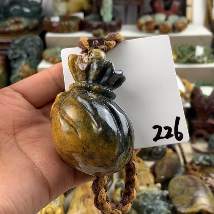 岫岩河磨玉（透闪石质玉）未镶嵌珠宝奇石