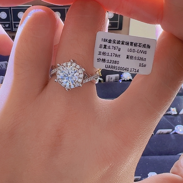 实验室培育钻石18K金镶嵌18K金镶嵌 实验室培育真钻