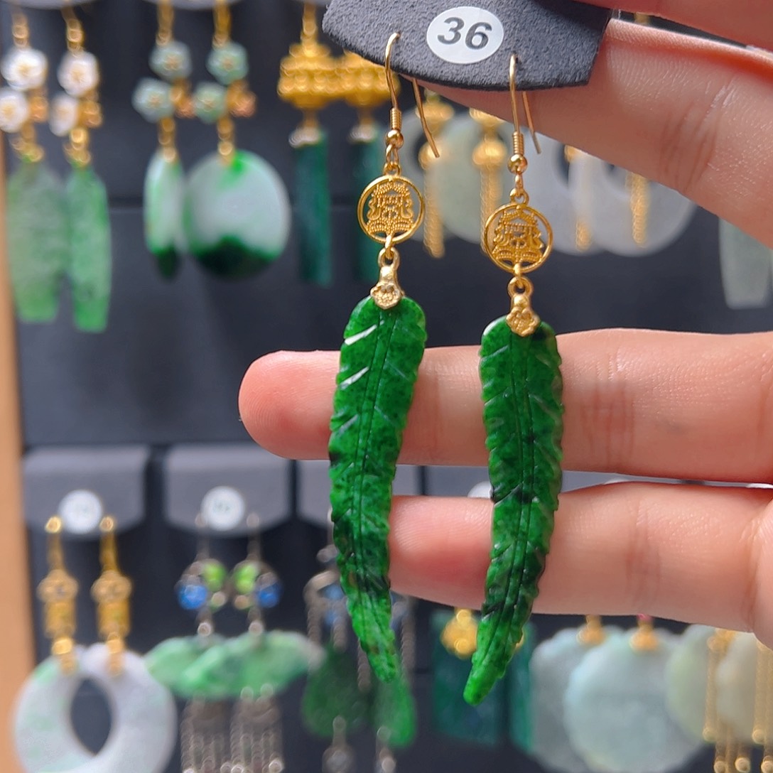 未镶嵌翡翠耳饰翡翠