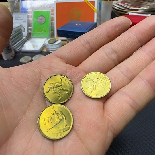 晖***杨其他普通金属六运纪念币一套380