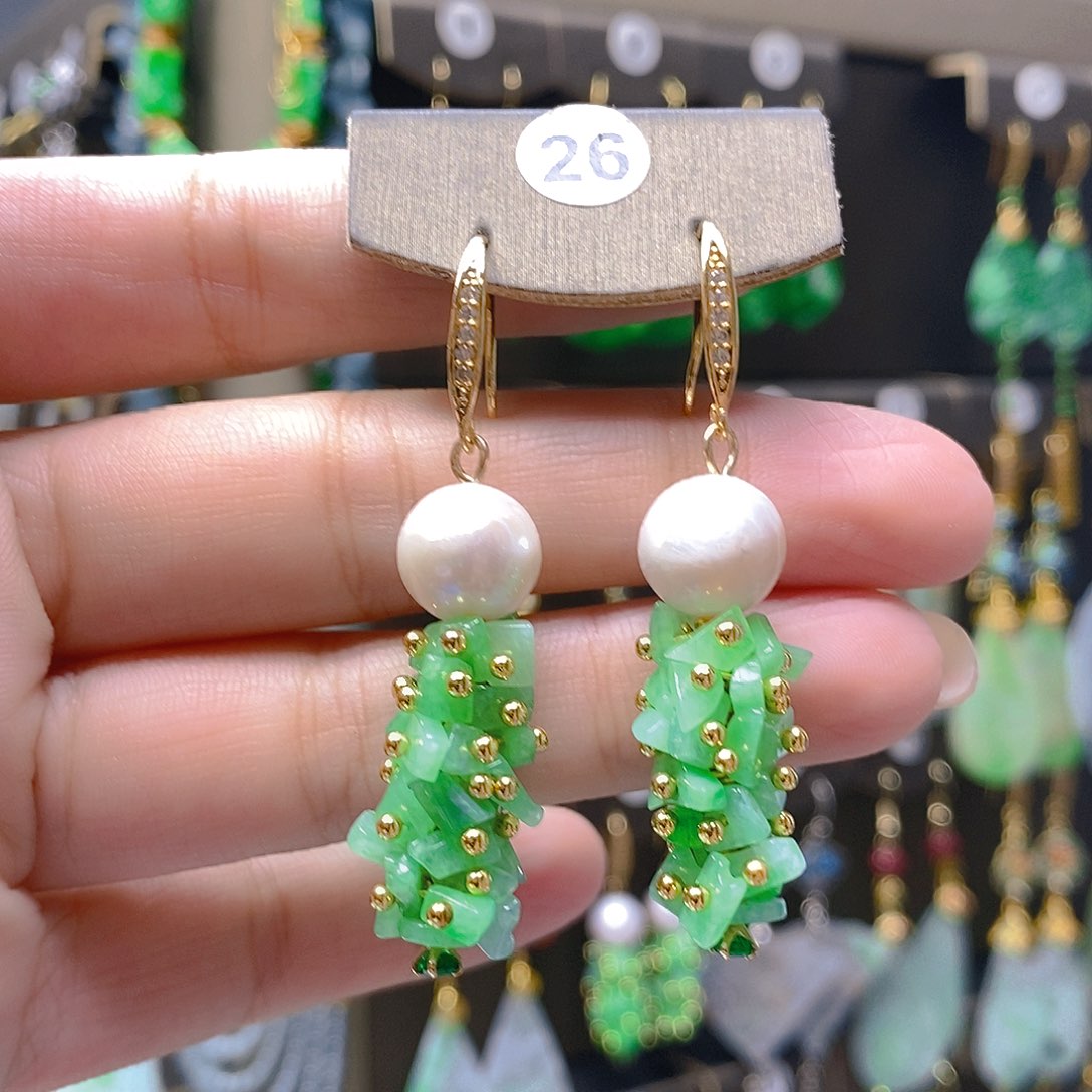 未镶嵌翡翠耳饰翡翠