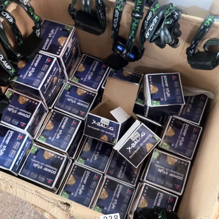 胶黏头灯无电无充238