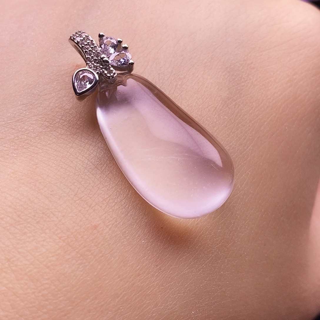 石英质玉未镶嵌颈饰