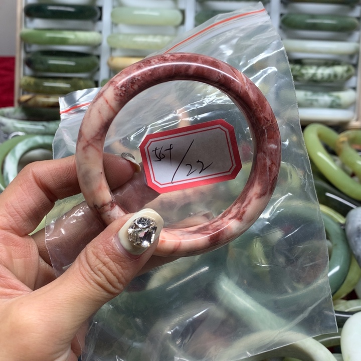 未镶嵌蛇纹石玉手镯?***吖22