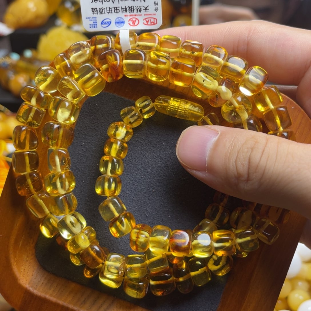 琥珀未镶嵌珠宝奇石