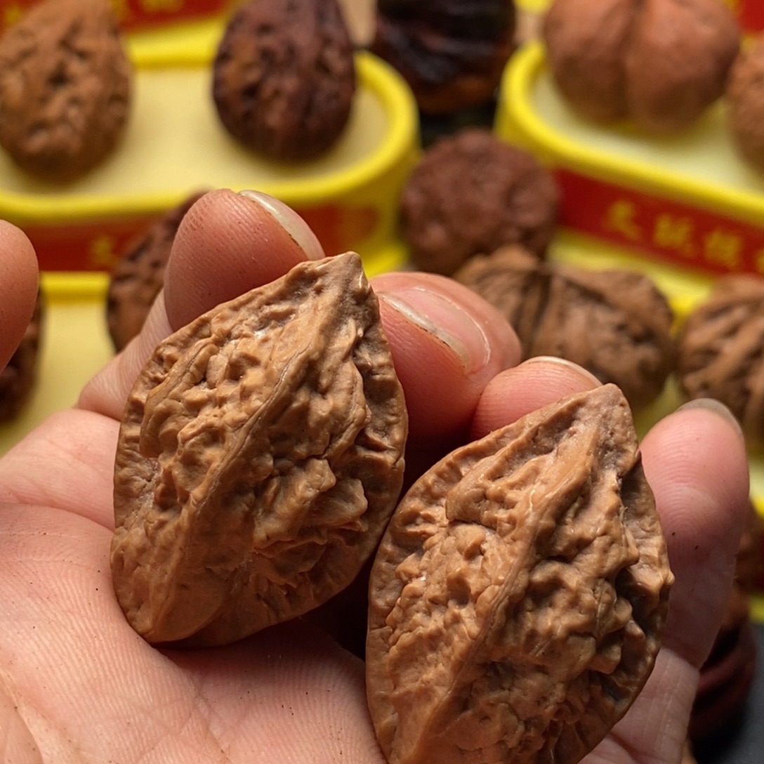 ****来文玩核桃吊坠楸子34