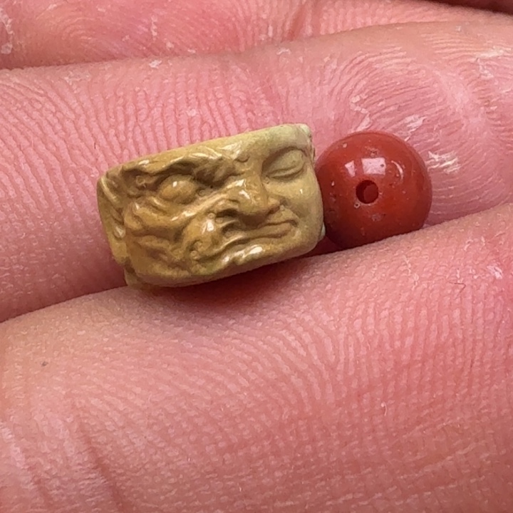 南红玛瑙未镶嵌珠宝半成品