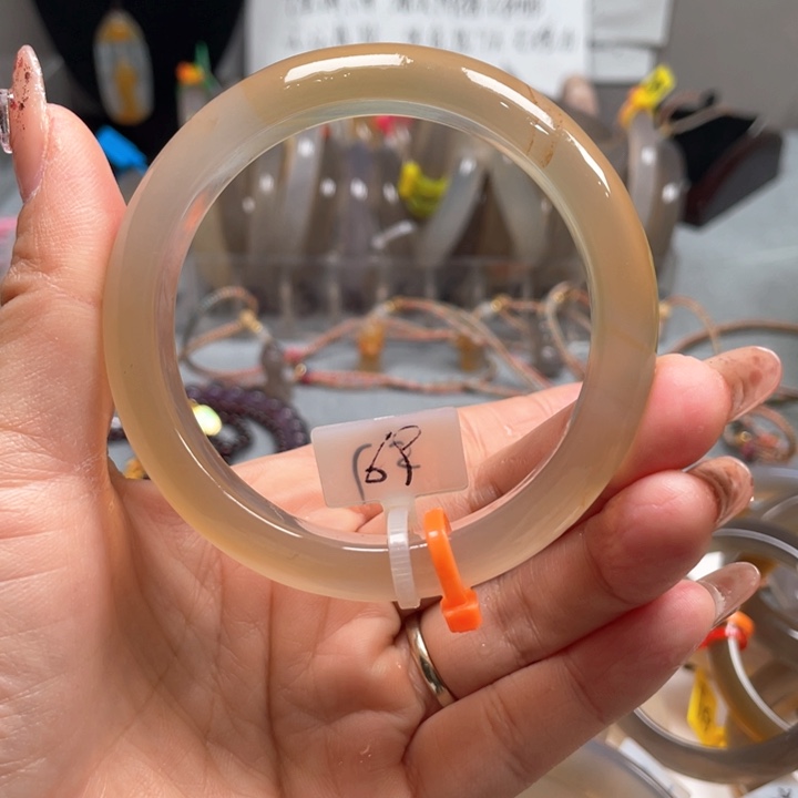 玛瑙/玉髓手镯未镶嵌?****