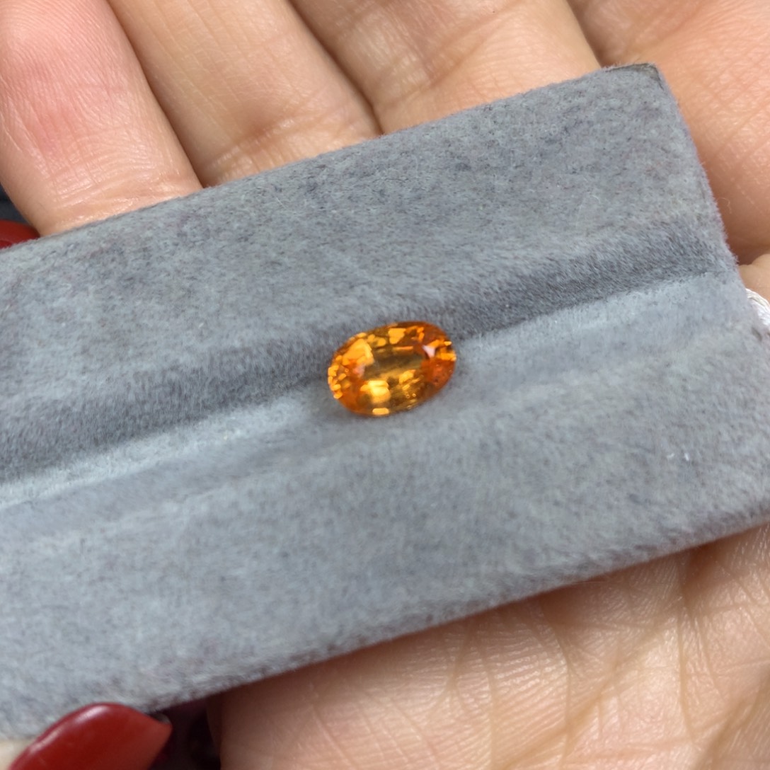 石榴石裸石未镶嵌芬达石