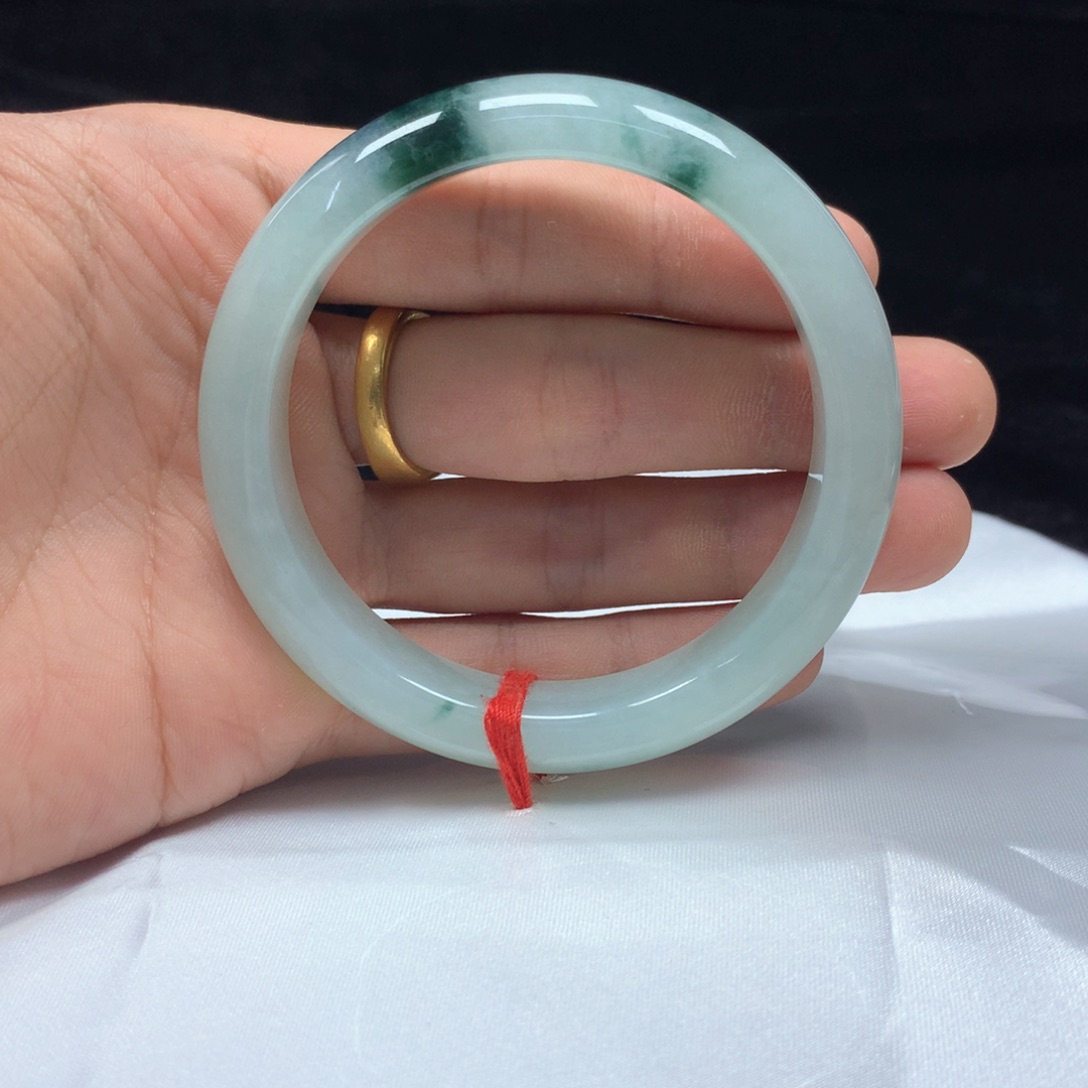 翡翠未镶嵌手镯（圆镯）55.2