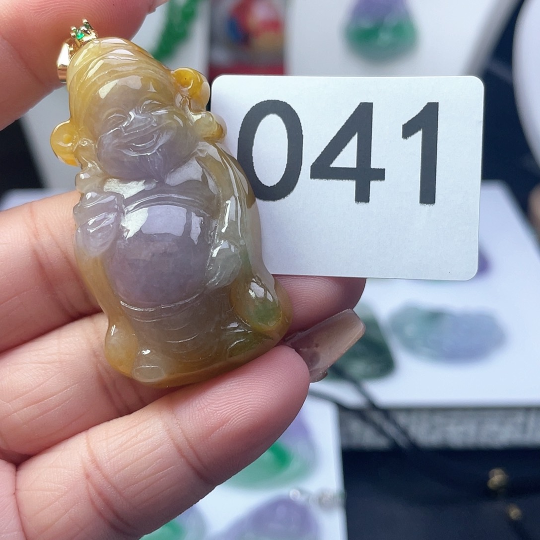 翡翠吊坠(赠链)未镶嵌