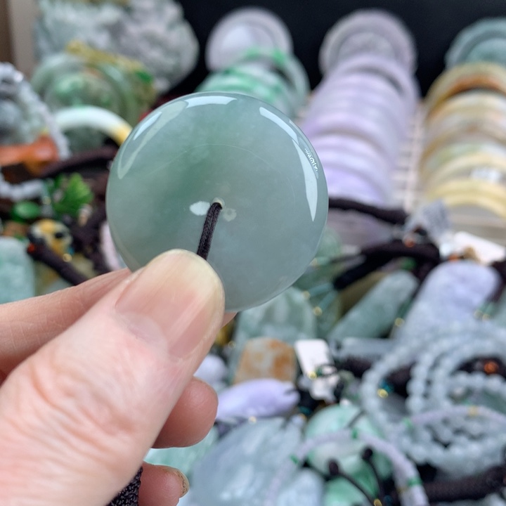 翡翠颈饰未镶嵌吊坠