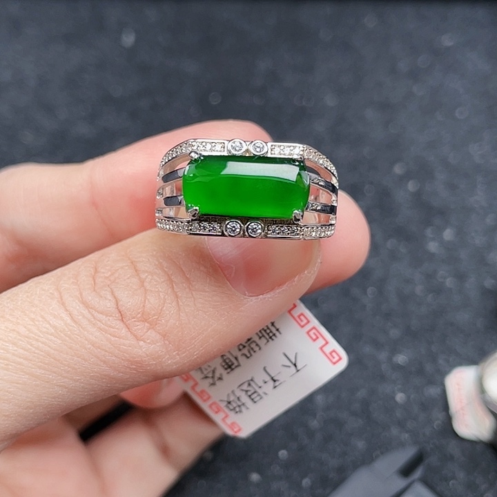 翡翠戒指银S925镶嵌天然a货翡翠没运费险2655