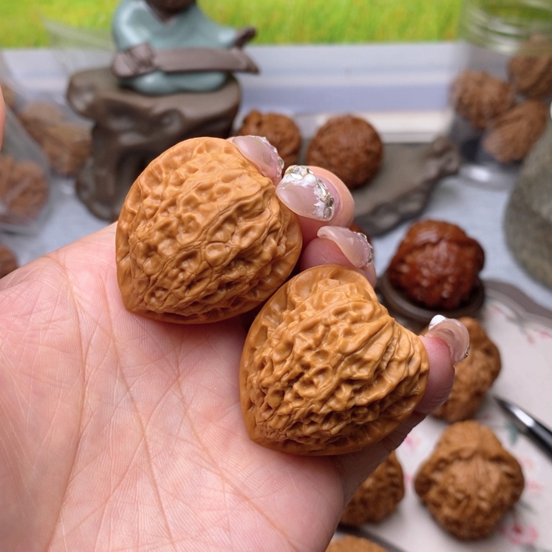 【闪购商品】文玩核桃把件金牛