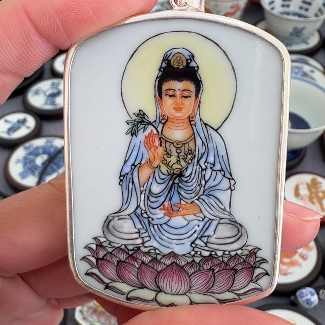 瓷片用****3观音挂件一个