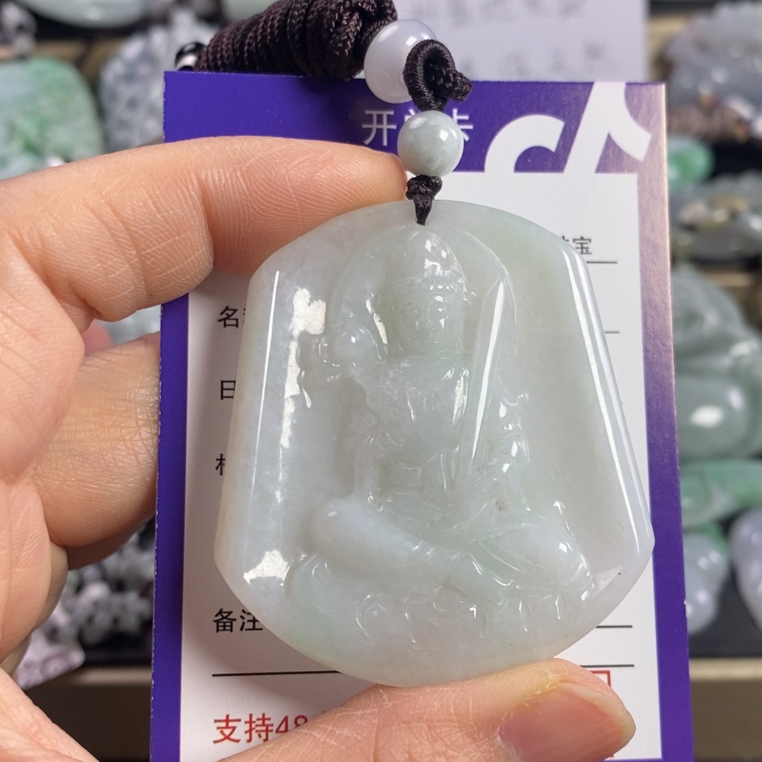 翡翠颈饰未镶嵌虚空藏